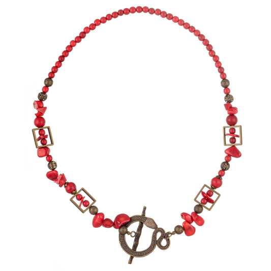 Colier Nomad 4 cu mărgele din coral roșu și ramă metalică bronz; design handmade îndrăzneț, cu accente red & bronze, ideal pentru un look modern, pasional și expresiv.